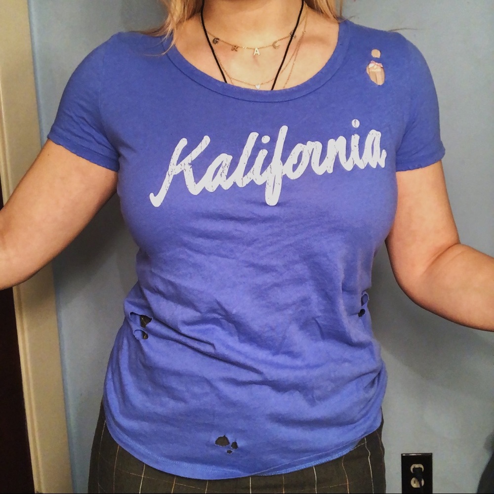 Kendall & Kylie Distressed “Kalifornia” T-Shirt